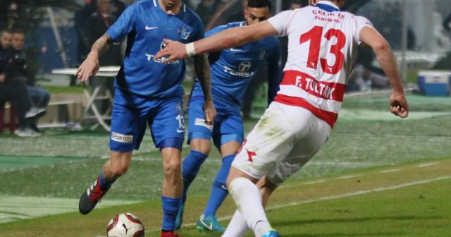 Adana Demirspor galibiyetle başladı
