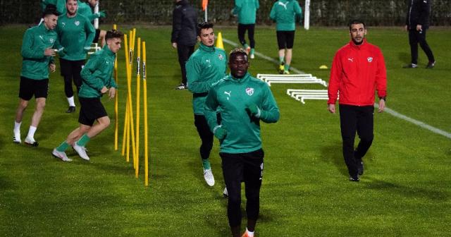 Bursaspor Antalya’da hazırlıklarına başladı