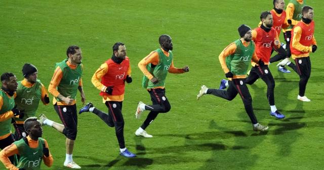 Galatasaray Antalya’da çalışmalarını sürdürdü