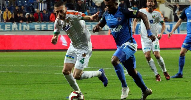 Uzatmaya giden maçta gülen taraf Kasımpaşa