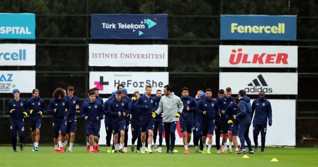 Fenerbahçe kampa girdi