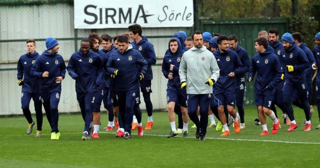 Fenerbahçe Sivasspor hazırlıklarını sürdürüyor