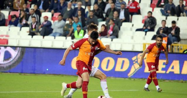 Şampiyon Galatasaray sezonu mağlubiyetle tamamladı
