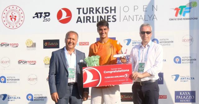 Antalya Open’da şampiyon Lorenzo Sonego