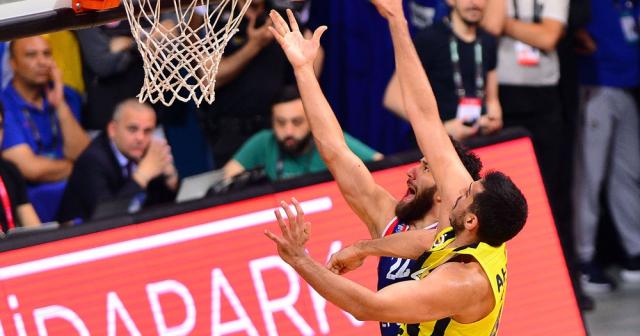 Fenerbahçe potada Anadolu Efes’i devirdi