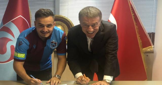 Trabzonspor, Yusuf Sarı ile 3 yıllık sözleşme imzaladı 