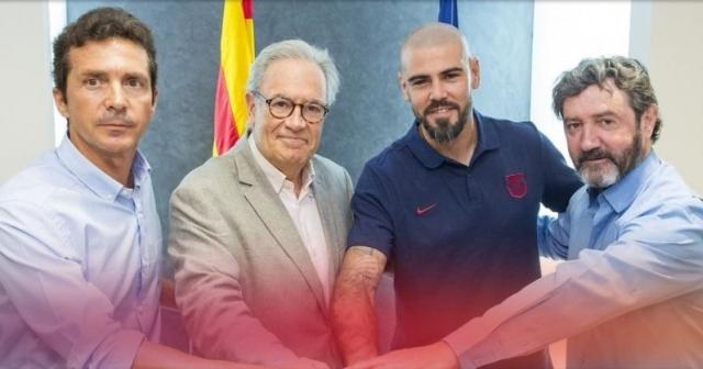 Victor Valdes yeniden Barcelona’da