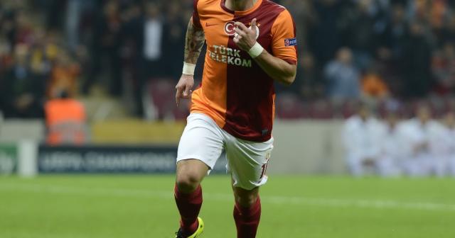 Hollandalı yıldız Wesley Sneijder, yeşil sahalara veda etti 