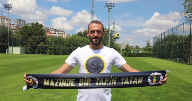 Vedat Muriqi’ye milli davet