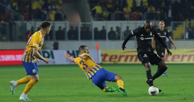 Beşiktaş deplasmandan 1 puanla döndü