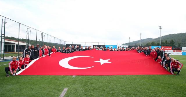 Beşiktaş’tan Cumhuriyet Bayramı kutlaması