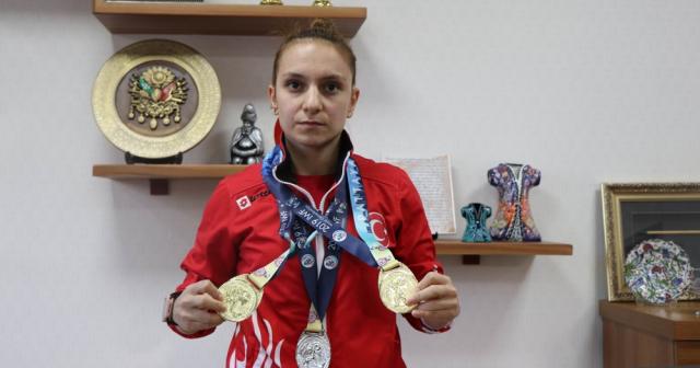 Dünya Şampiyonu Şaziye Erdoğan: “Madalyalarımı Mehmetçiğimize armağan ediyorum”