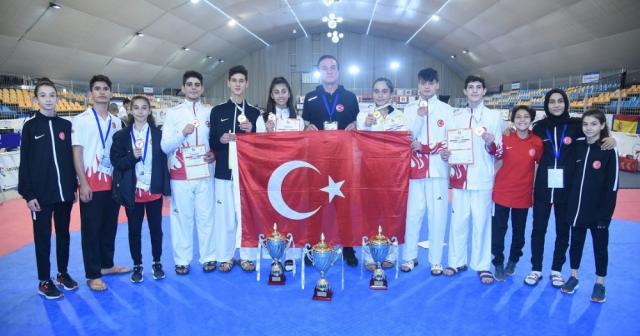 Milli taekwondoculardan 3 Avrupa şampiyonluğu