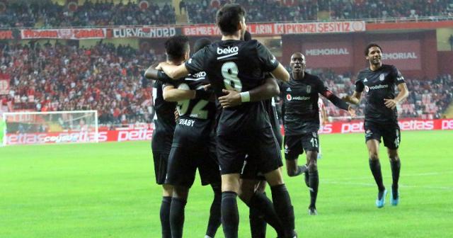Beşiktaş deplasmandan puanla döndü