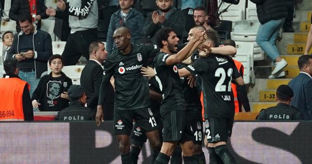 Beşiktaş farkı 3’e indirdi