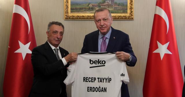 Cumhurbaşkanı Erdoğan, Beşiktaş Kulübü Yönetim Kurulu’nu kabul etti