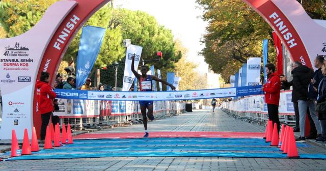 Vodafone 41. İstanbul Maratonu’nu kazanan isimler belli oldu