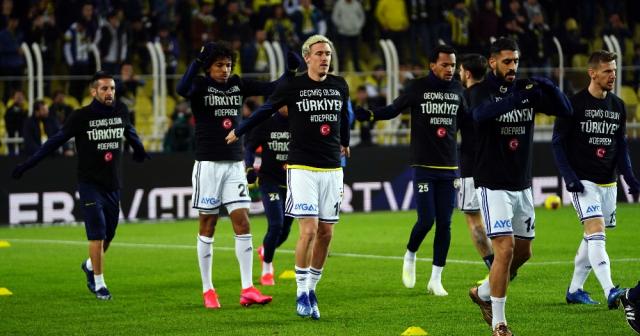 Fenerbahçeli futbolcular ’depremi’ unutmadı