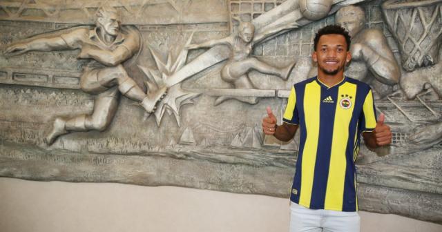 Jailson: “Fenerbahçe’de kalmak istiyorum”