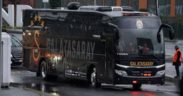 Galatasaray ve Beşiktaş stada ulaştı