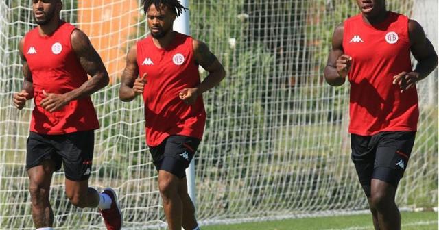 Antalyaspor, turnuvaya 8 eksikle gidiyor