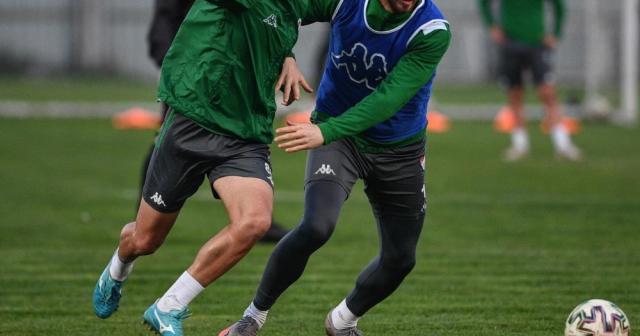 Bursaspor, Adanaspor maçı hazırlıklarını taktik antrenmanla sürdürdü
