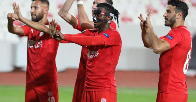 Kayode, Avrupa maçlarını boş geçmiyor