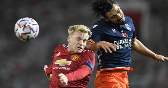 Şampiyonlar Ligi: Manchester United: 3 - Medipol Başakşehir: 0 (İlk yarı)