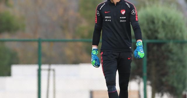 Altay Bayındır: “Öncelikli hedefim Fenerbahçe’de şampiyonluklar yaşamak”