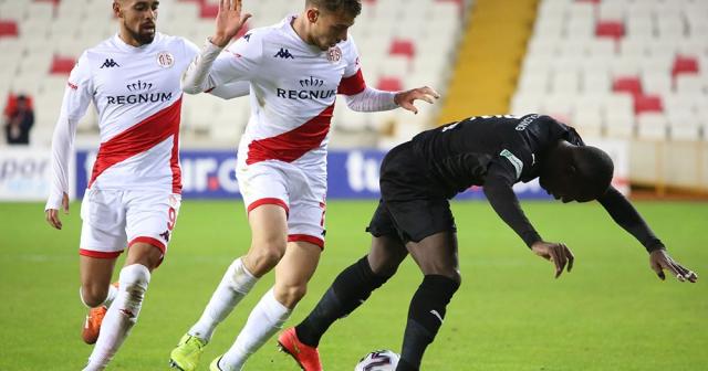 Müsabakanın ilk yarısı golsüz beraberlikle sonuçlandı