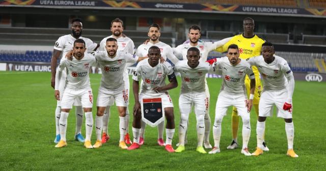 Sivasspor’a UEFA maçı öncesi şok!