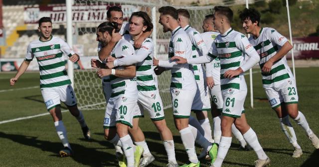 TFF 1. Lig: Royal Hastanesi Bandırmaspor: 0 - Bursaspor: 1 (İlk yarı)