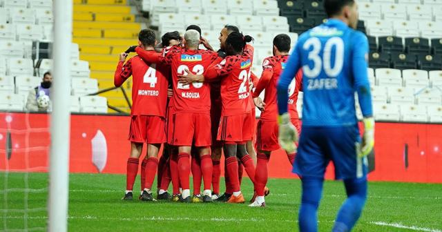 Beşiktaş, sahasında Çaykur Rizespor’u 1-0 yenerek çeyrek finale yükseldi