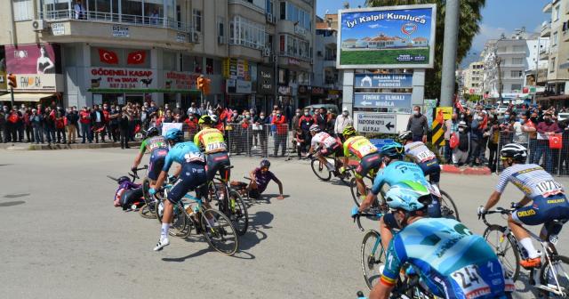 56. Cumhurbaşkanlığı Türkiye Bisiklet Turu’nda kaza ucuz atlatıldı