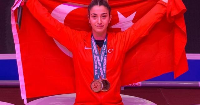 Berfin, Moskova’dan bronz ile döndü