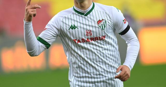 Bursasporlu futbolcuların adı Süper Lig takımları ile anılıyor