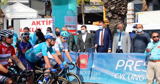 Cumhurbaşkanlığı Türkiye Bisiklet Turu Alanya-Kemer etabının startı verildi