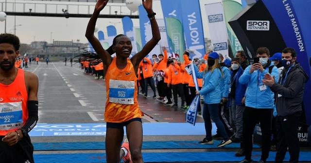 İstanbul Yarı Maratonu’nda Kenyalı atlet Ruth Chepngetich, Dünya Rekoru kırarak şampiyon oldu