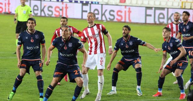 Süper Lig: DG Sivasspor: 0 - Medipol Başakşehir : 0 (Maç sonucu)
