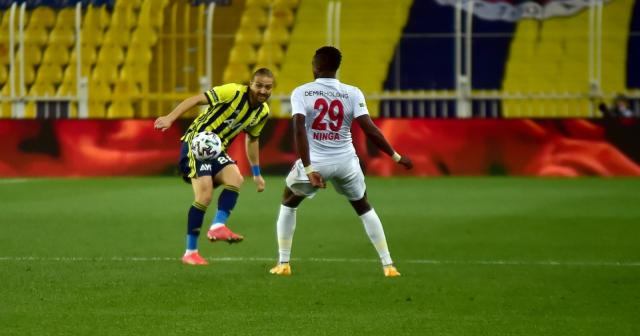 Süper Lig: Fenerbahçe: 0 - DG Sivasspor: 1 (İlk yarı)
