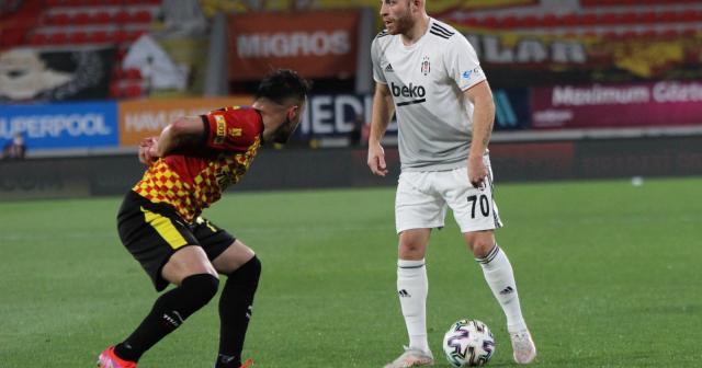 Süper Lig: Göztepe: 1 - Beşiktaş: 1 (İlk Yarı)