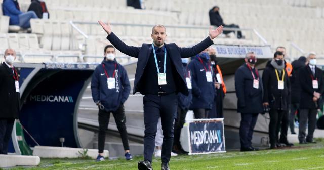 Bursaspor, Teknik Direktör Mustafa Er’le 3 yıllık sözleşme imzaladı