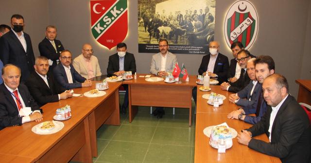 Bakan Kasapoğlu’ndan Karşıyaka’ya stat müjdesi
