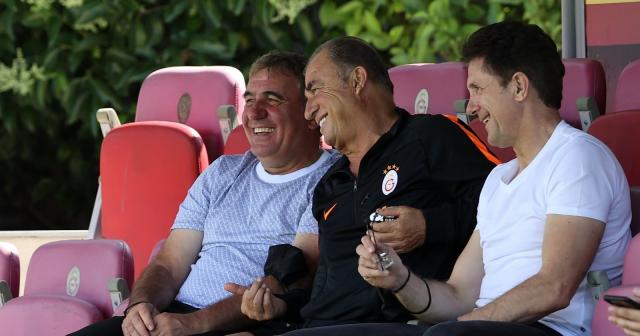 Hagi ve Popescu’dan Galatasaray’a ziyaret