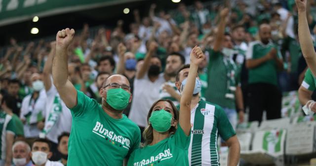 Bursaspor 523 gün sonra taraftarıyla buluştu