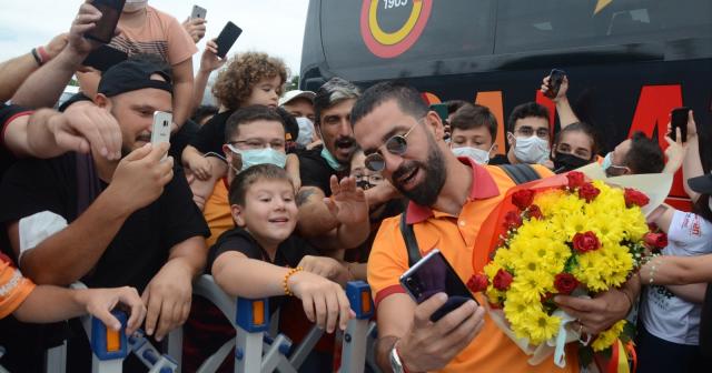 Galatasaray kafilesi coşkuyla karşılandı
