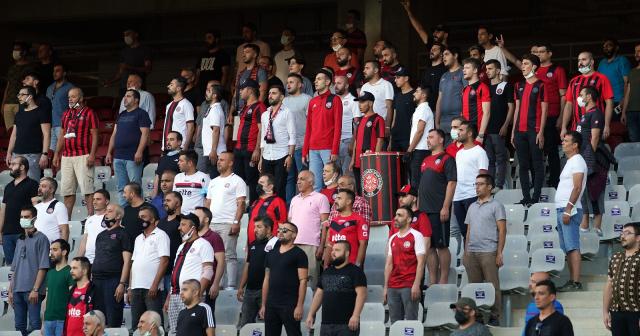 Karagümrük taraftarı 13 bin 609 gün sonra takımını Süper Lig’de izledi!
