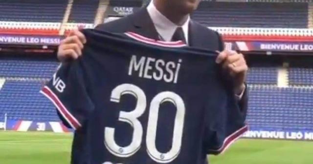 Messi, PSG formasıyla sahada!