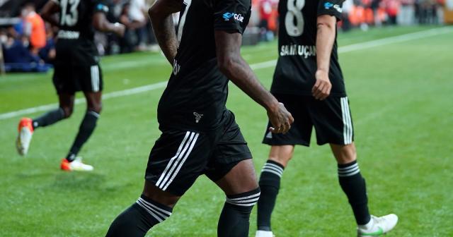 Süper Lig: Beşiktaş: 1 - Çaykur Rizespor: 0 (İlk yarı)