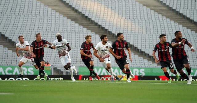 Süper Lig: Fatih Karagümrük: 2 - Gaziantep FK: 1 (İlk yarı)